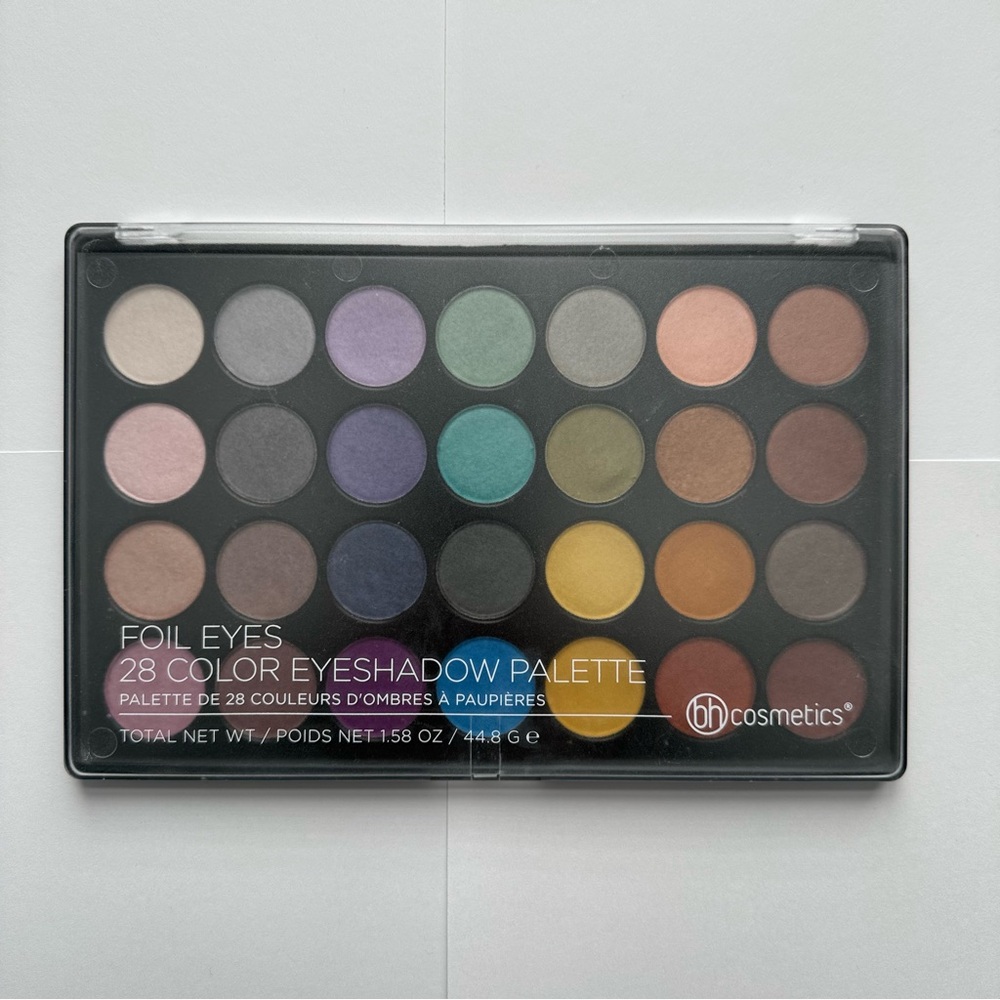BH Cosmetics Foil Eyeshadow Palette - 28 Vibrant Shades